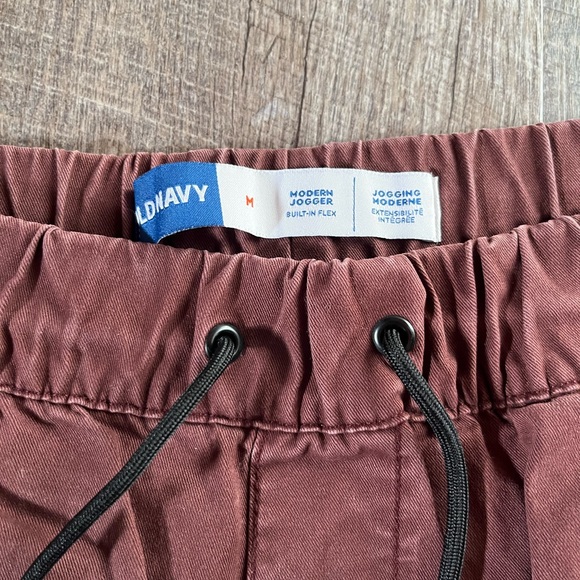 Maroon Medium Old Navy Khaki Pants - Picture 2 of 3